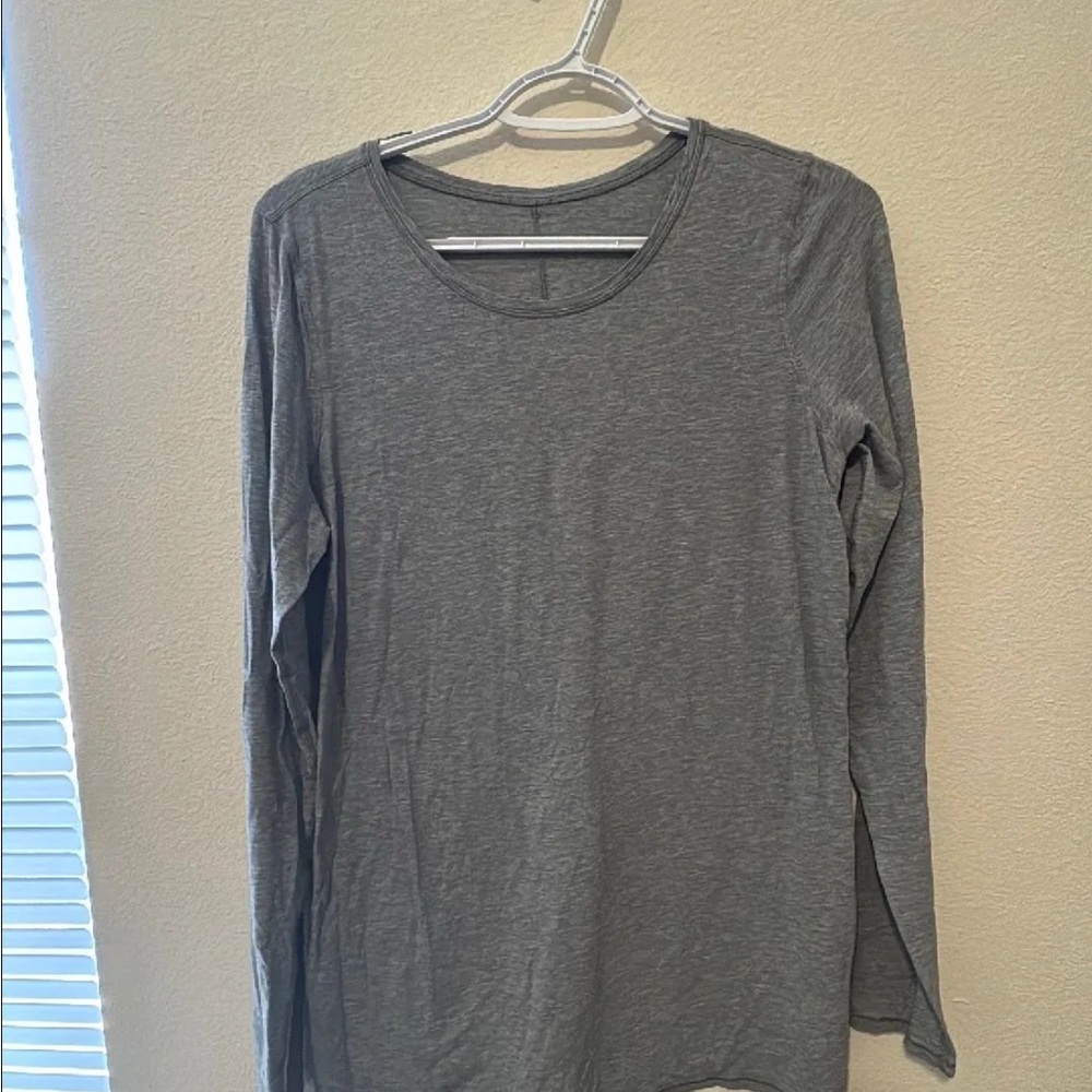 lululemon athletica Gray Long Sleeve Tee